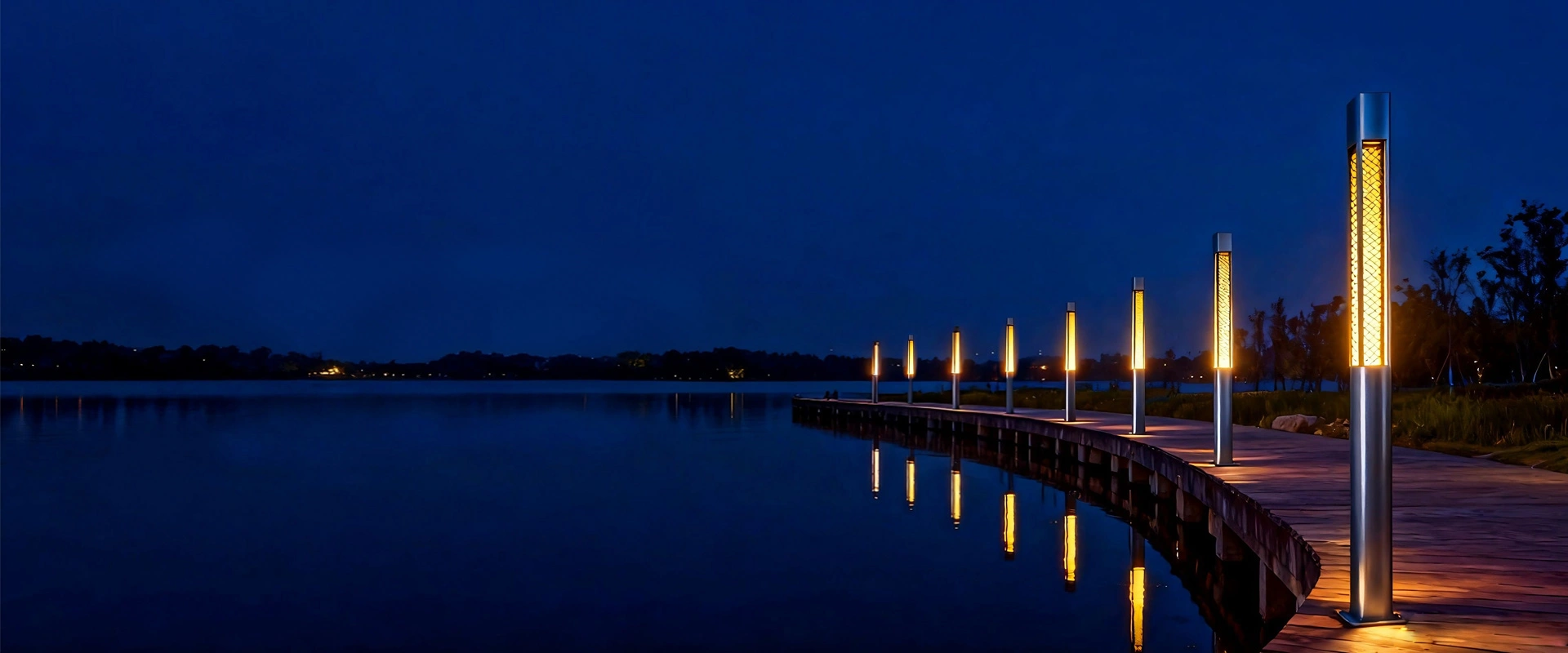 Outdoor garden light